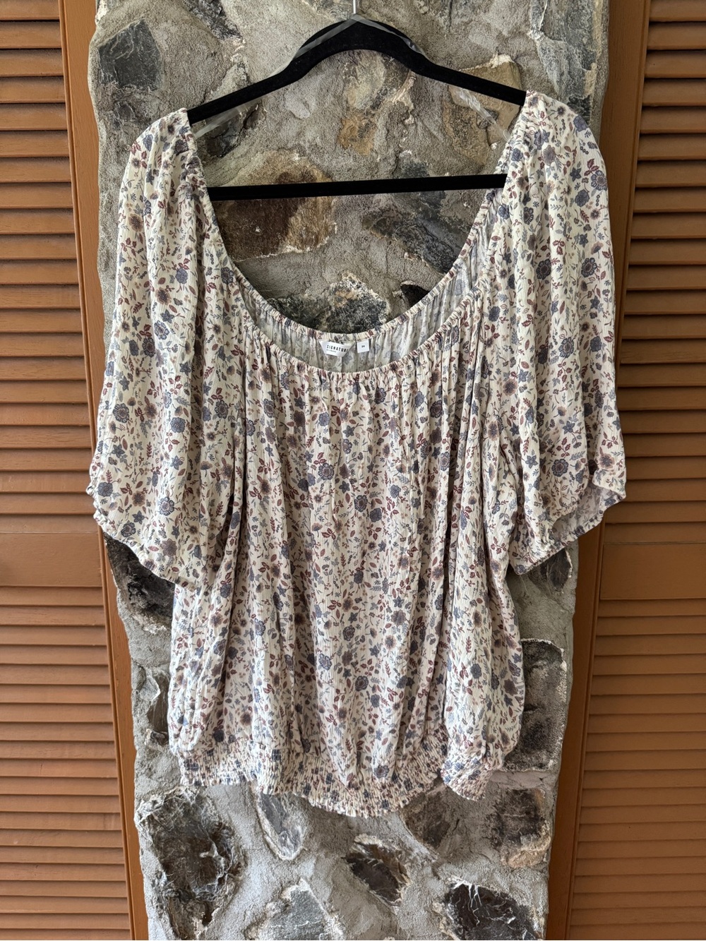 NWT REITMANS-Light Cream Floral Peasant Top - Women's Casual Blouse
